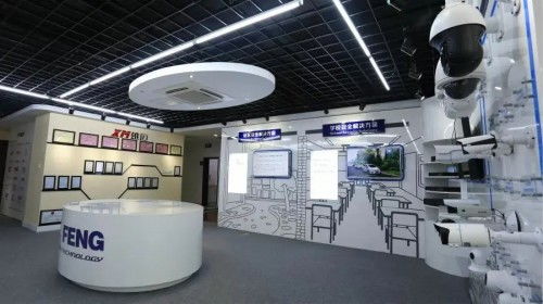 走進(jìn)雄邁東洲生產(chǎn)基地 以大數(shù)據(jù)與智能化賦能工廠(chǎng)新生態(tài)